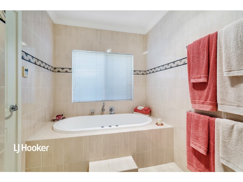 9 Spencer Court, Mawson Lakes SA 5095