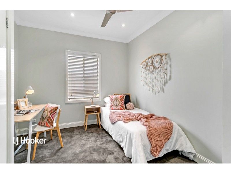 24 Ashwood Circuit, Mawson Lakes SA 5095