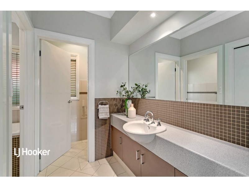 24 Ashwood Circuit, Mawson Lakes SA 5095