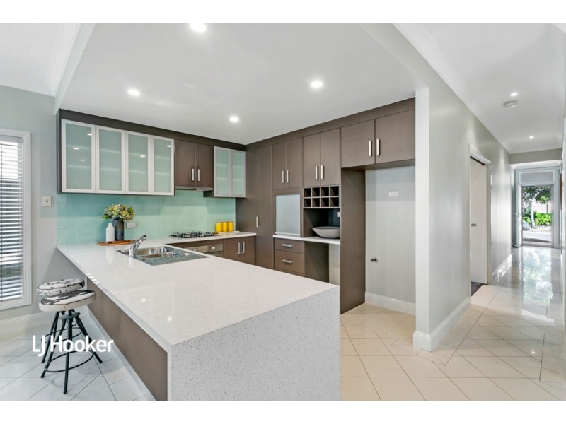 24 Ashwood Circuit, Mawson Lakes SA 5095