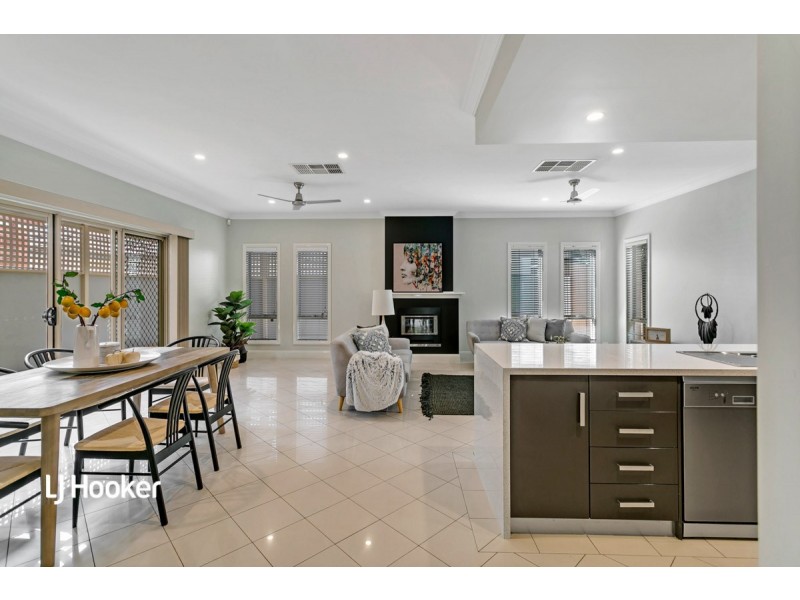 24 Ashwood Circuit, Mawson Lakes SA 5095