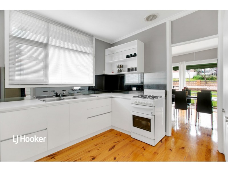 3 Robert Court, Para Hills SA 5096