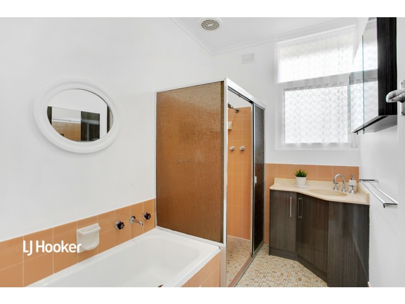 3 Robert Court, Para Hills SA 5096