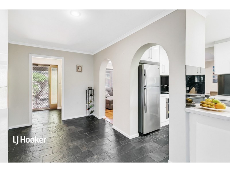 61 Flinders Drive, Valley View SA 5093