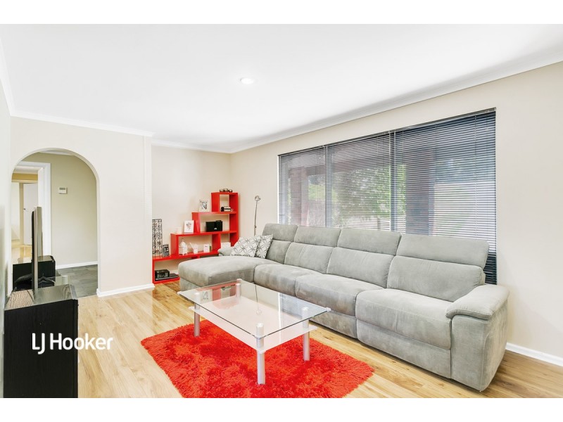 61 Flinders Drive, Valley View SA 5093