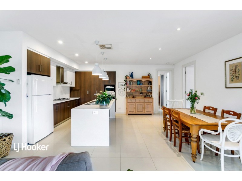 28 Mackenzie Circuit, Mawson Lakes SA 5095