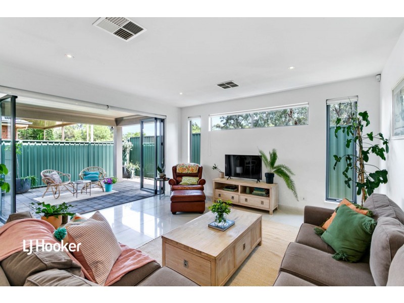 28 Mackenzie Circuit, Mawson Lakes SA 5095