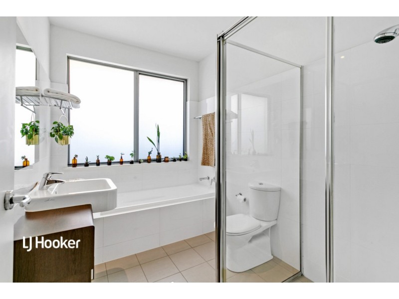 28 Mackenzie Circuit, Mawson Lakes SA 5095