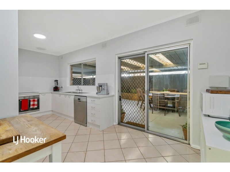 15B Frances Avenue, Para Hills SA 5096