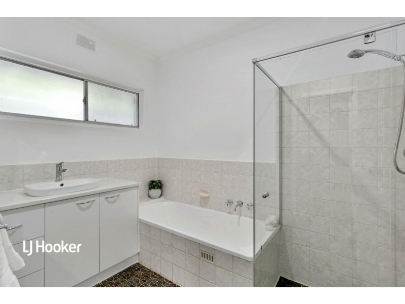 15B Frances Avenue, Para Hills SA 5096