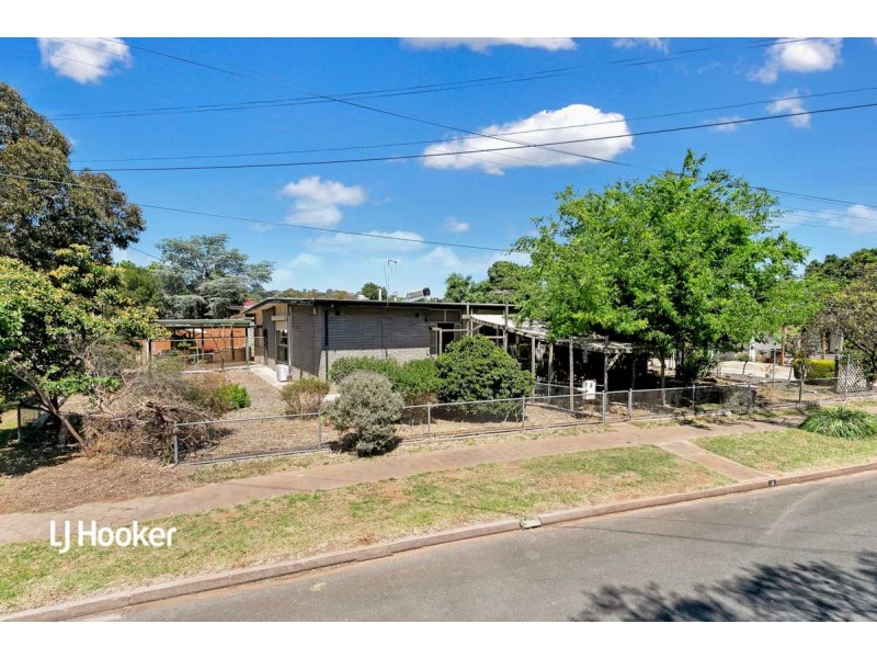 8 Hodge Road, Para Hills SA 5096
