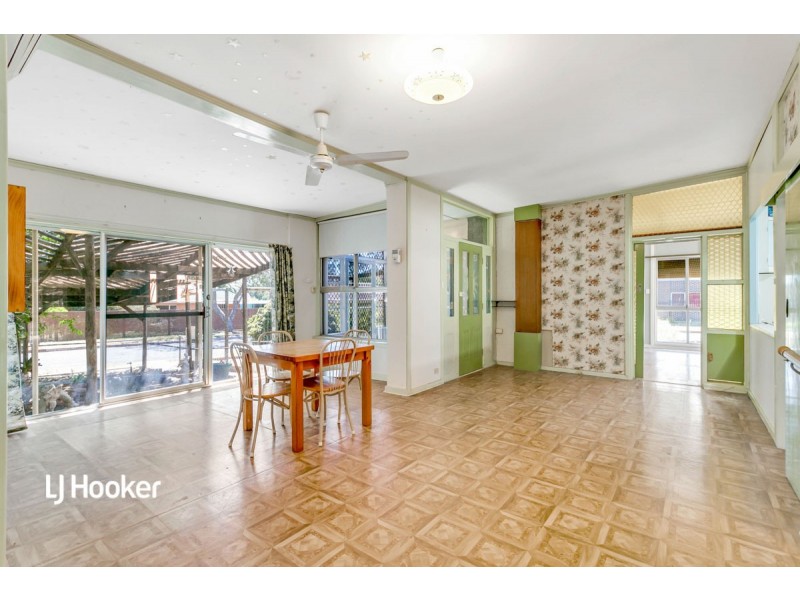 8 Hodge Road, Para Hills SA 5096