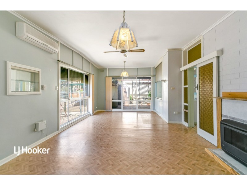 8 Hodge Road, Para Hills SA 5096