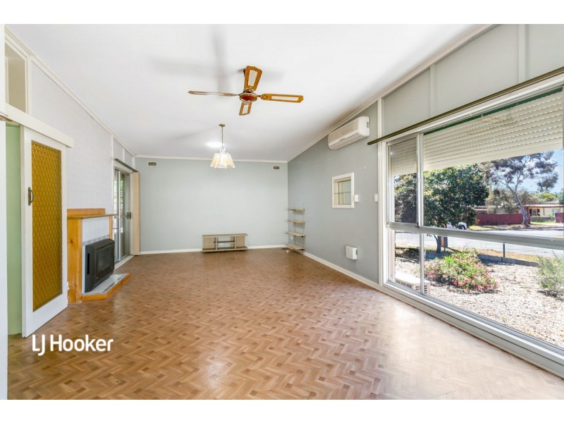 8 Hodge Road, Para Hills SA 5096