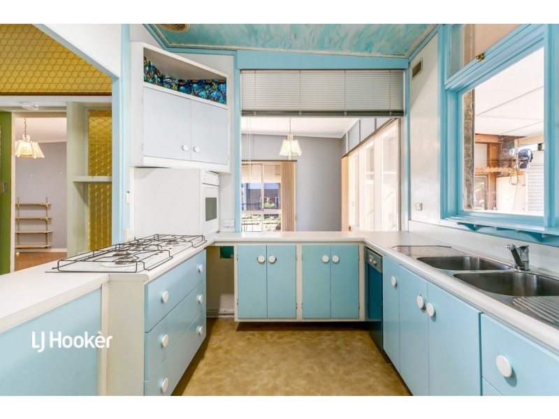 8 Hodge Road, Para Hills SA 5096