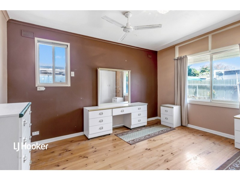 8 Hodge Road, Para Hills SA 5096