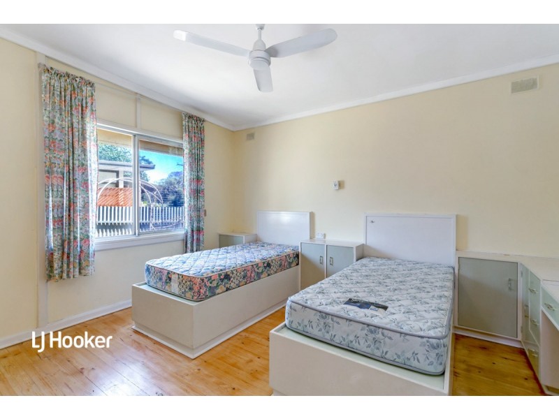 8 Hodge Road, Para Hills SA 5096