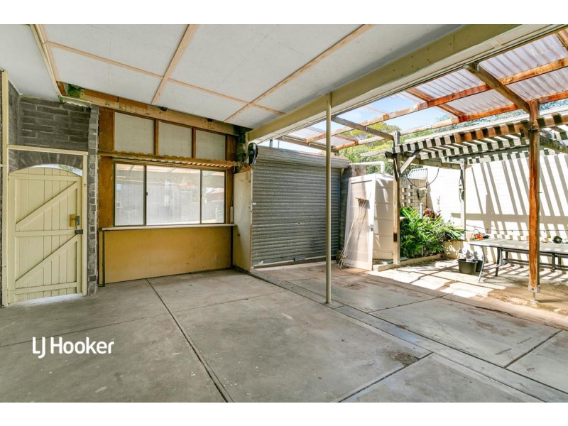 8 Hodge Road, Para Hills SA 5096