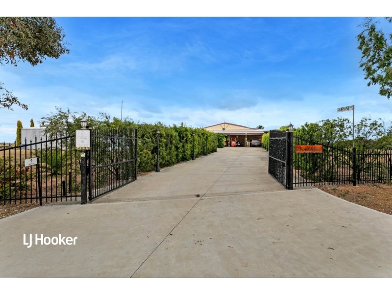 9 Aroona Road, Sunnyside SA 5253