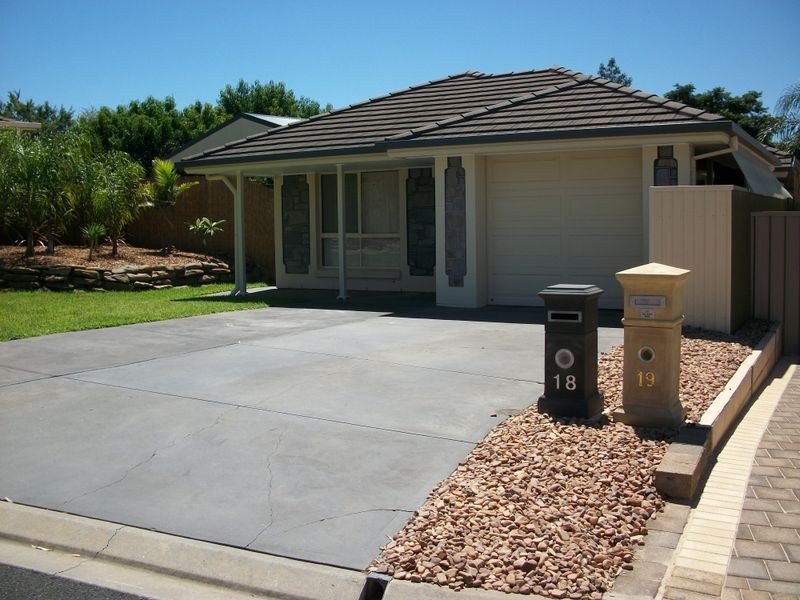 18 Gilchrist Close, Greenwith SA 5125