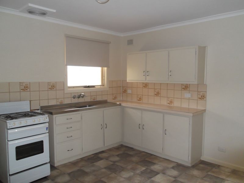 3 Moulds Crescent, Smithfield SA 5114
