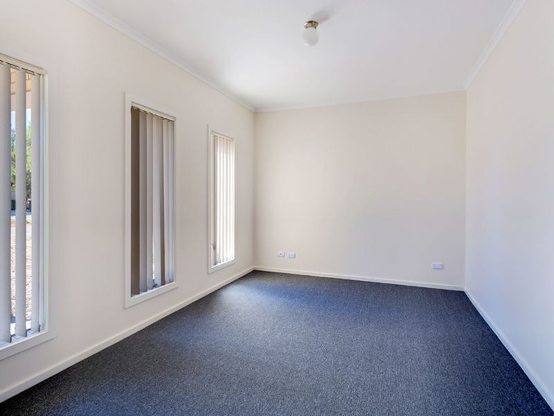 4 Glades Walk, Smithfield Plains SA 5114