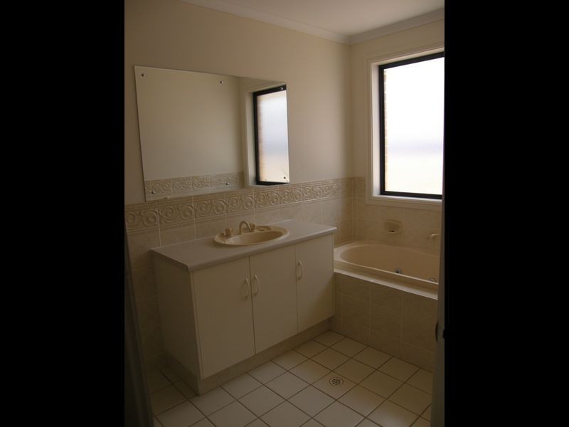 26 Napoleon Way, Greenwith SA 5125