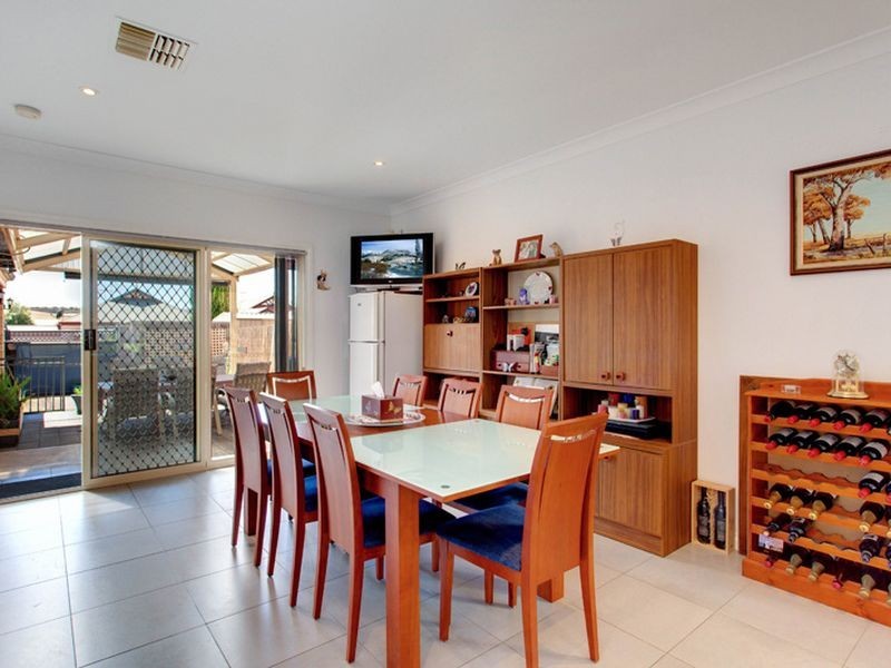 2 Lakeside Court, Greenwith SA 5125