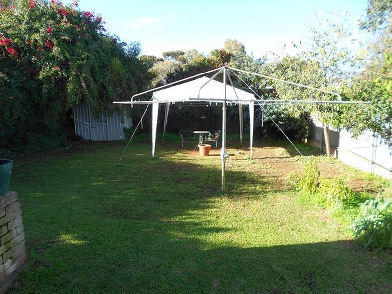 16 Stakes Crescent, Elizabeth Downs SA 5113