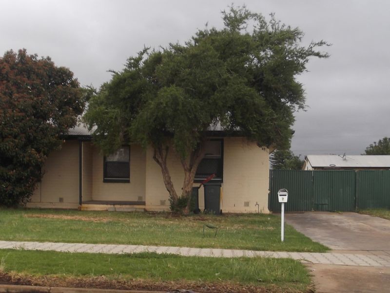 7 Moulds Crescent, Smithfield SA 5114