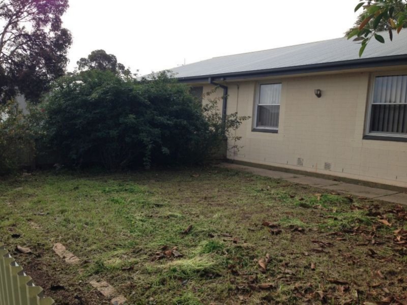 15 Moulds Crescent, Smithfield SA 5114