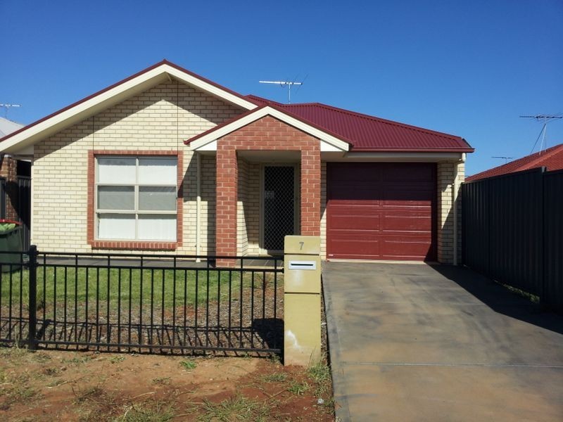 7 Centenary Circuit, Andrews Farm SA 5114