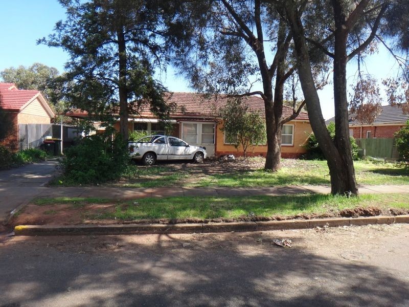 15 Crisp Road, Elizabeth Downs SA 5113