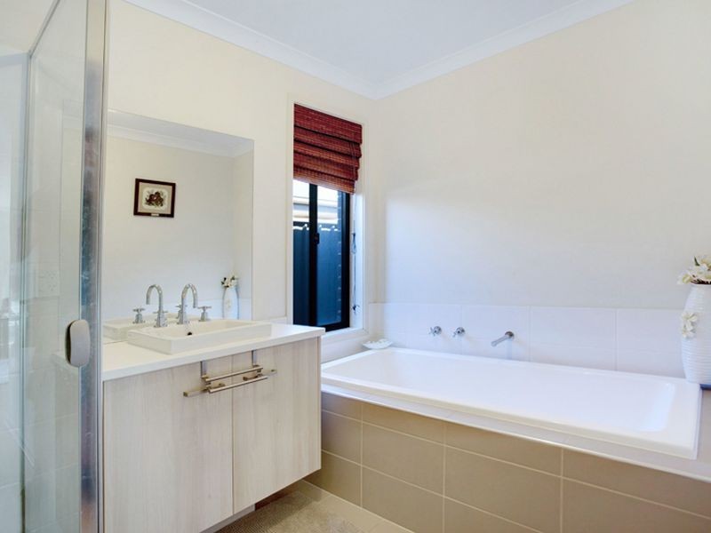 57 Wattlebird Drive, Burton SA 5110