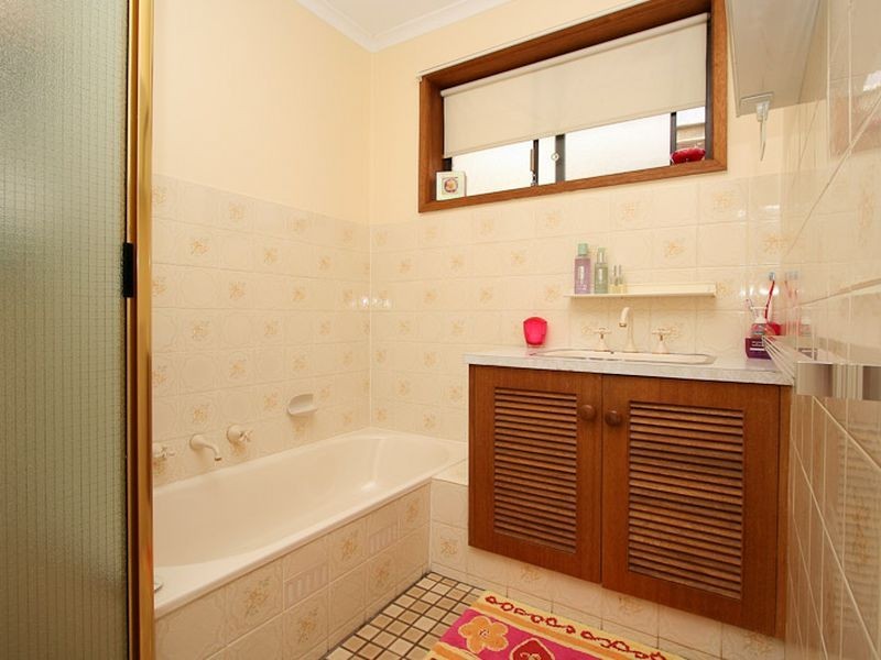 24 Plover Avenue, Modbury Heights SA 5092