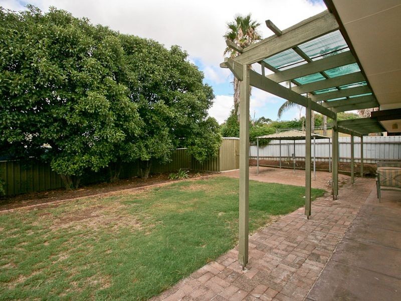 24 Plover Avenue, Modbury Heights SA 5092