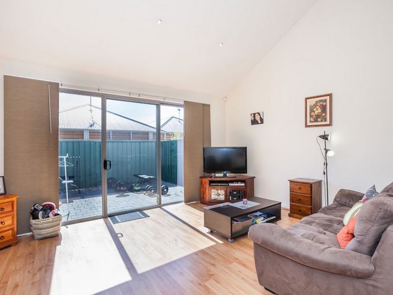 28 The Strand, Mawson Lakes SA 5095