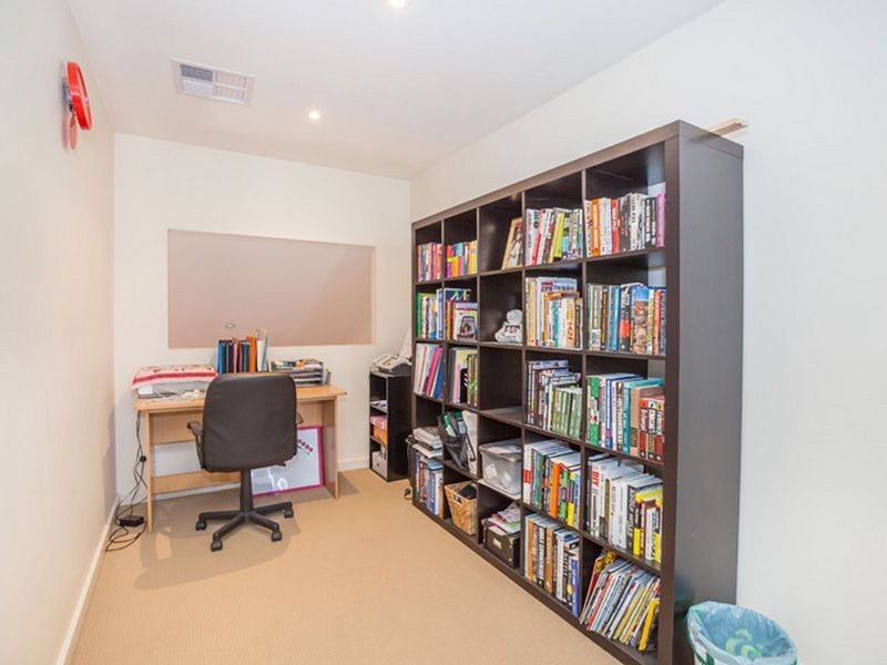 28 The Strand, Mawson Lakes SA 5095