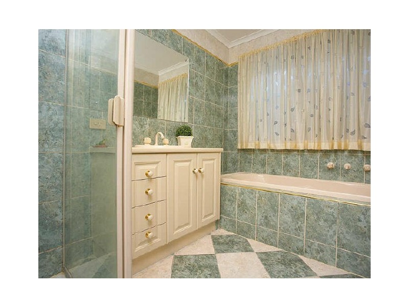 4 Lofty Rise, Greenwith SA 5125