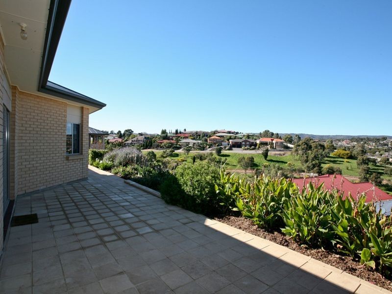 23 Reordan Drive, Greenwith SA 5125