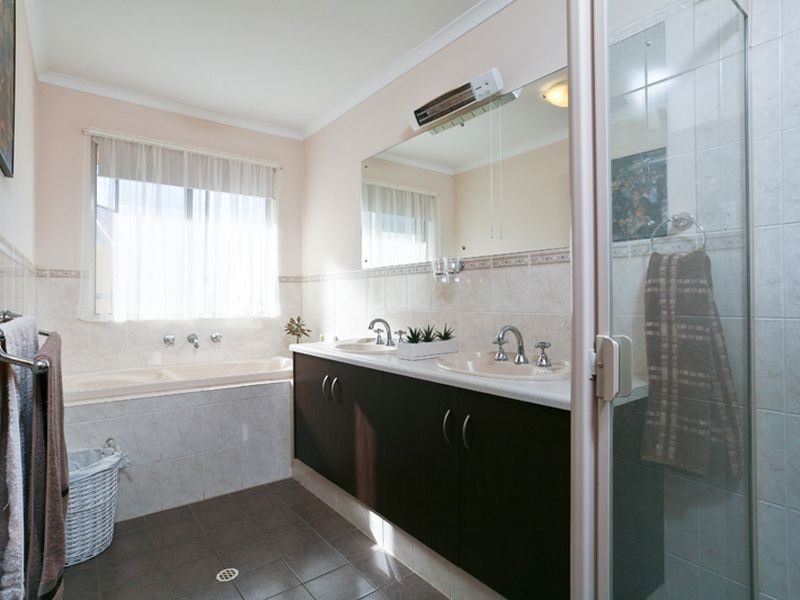 23 Reordan Drive, Greenwith SA 5125