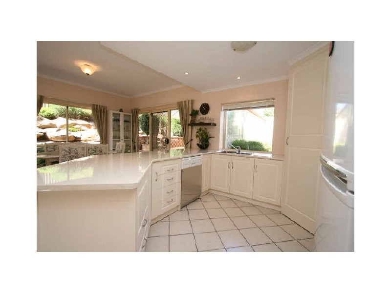 16 Olde Coach Road, Greenwith SA 5125