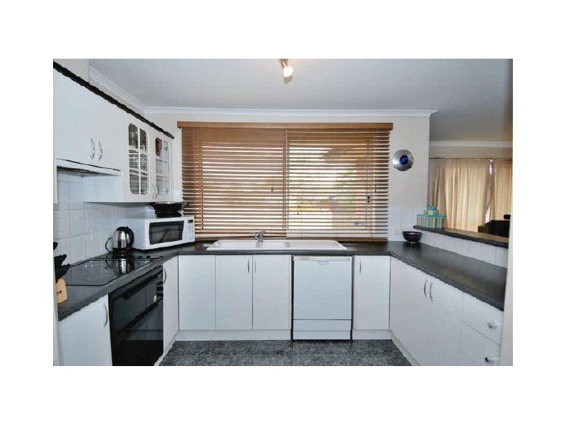 6 Gilchrist Close, Greenwith SA 5125