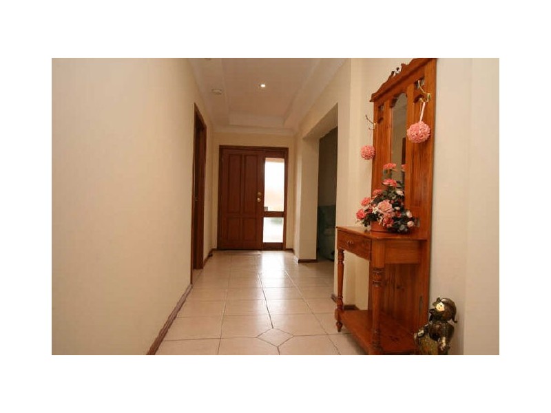 7 The Outlook, Salisbury Heights SA 5109