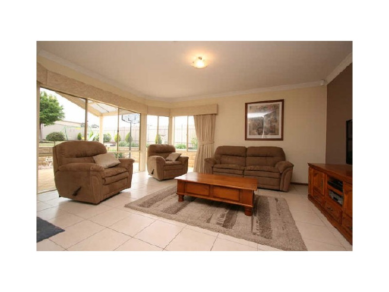 7 The Outlook, Salisbury Heights SA 5109