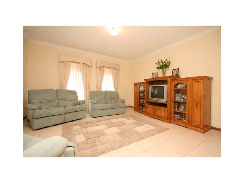 7 The Outlook, Salisbury Heights SA 5109