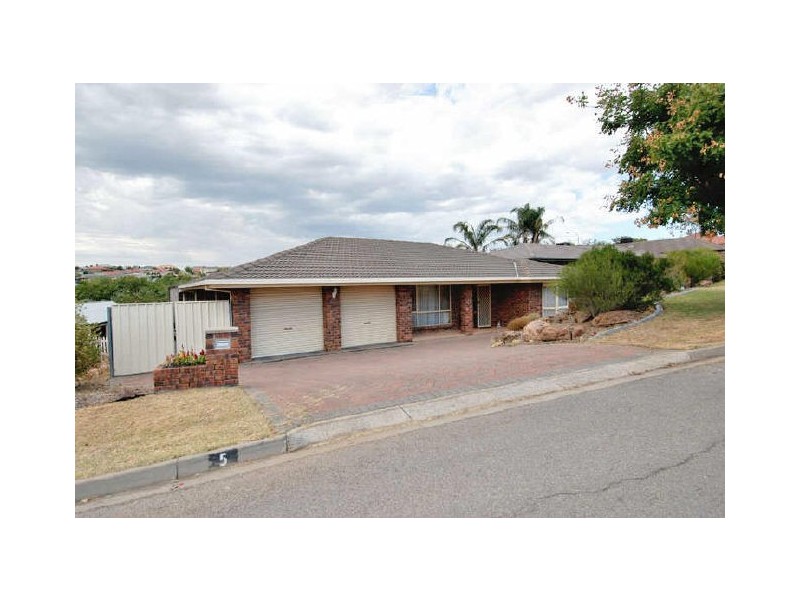 5 Treloar Avenue, Greenwith SA 5125