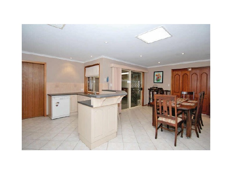 5 Treloar Avenue, Greenwith SA 5125