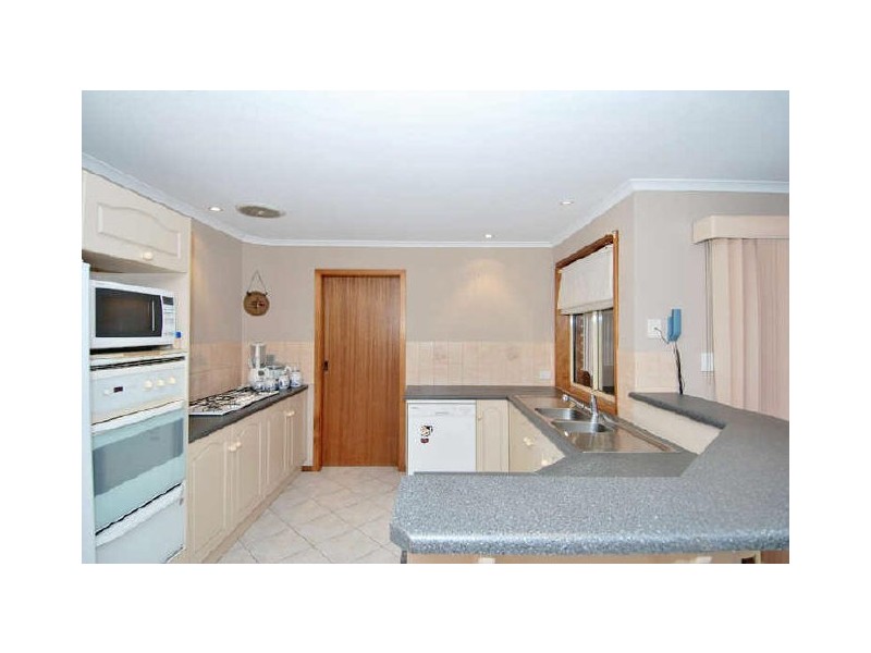 5 Treloar Avenue, Greenwith SA 5125