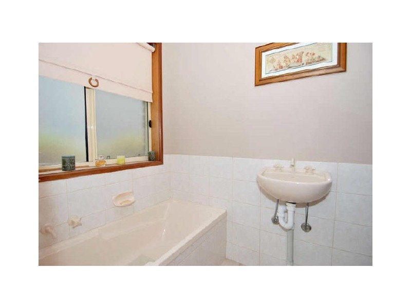 5 Treloar Avenue, Greenwith SA 5125